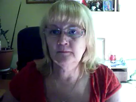 Snapshot of Violet5364 chatting on February 18, 3:52 pm Violet5364 online show from February 18, 3:52 pm