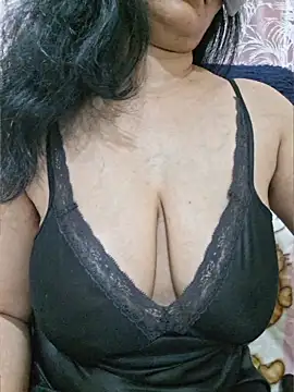 Snapshot of Jassi_Does chatting on June 9, 9:16 pm Jassi Does online show from June 9, 9:16 pm