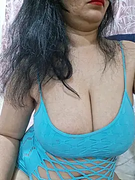 Snapshot of Jassi_Does chatting on June 4, 8:46 pm Jassi Does online show from June 4, 8:46 pm