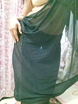 Snapshot of Jassi_Does chatting on June 25, 8:58 pm Jassi Does online show from June 25, 8:58 pm