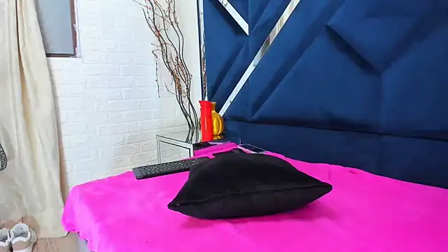 EvansDarling online show from March 23, 2:48 am