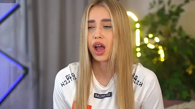  Spring Day  online show from April 5, 8:21 am