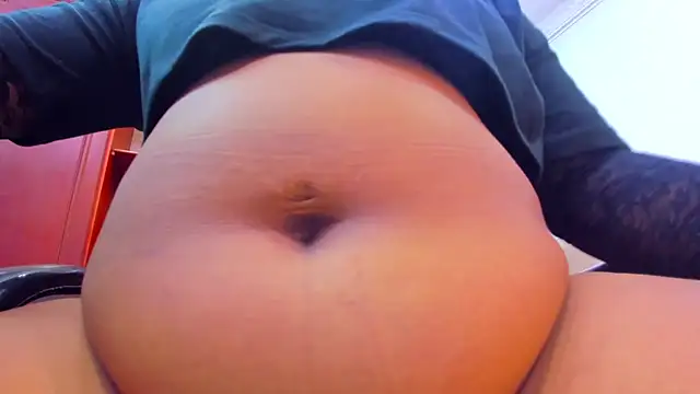 Snapshot of emma_purple_ chatting on December 17, 5:07 pm emma purple online show from December 17, 5:07 pm