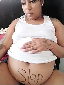 Snapshot of emma_purple_ chatting on March 1, 7:03 pm emma purple online show from March 1, 7:03 pm