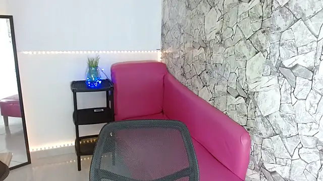 Emilybateee online show from September 28, 4:14 pm