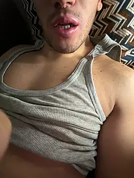 yaxxx03 online show from November 1, 12:17 am