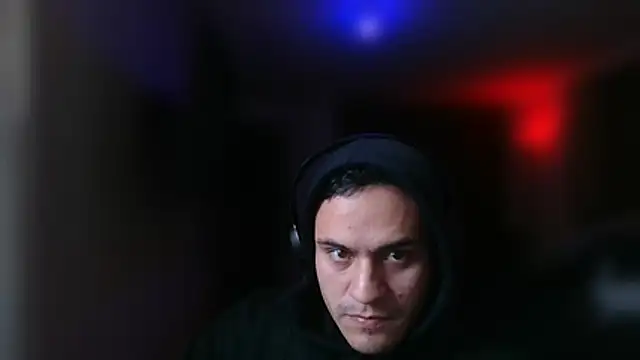 Snapshot of Andresbogota11 chatting on July 14, 5:41 pm Andresbogota11 online show from July 14, 5:41 pm
