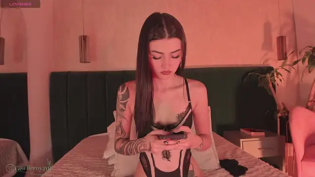 Snapshot of Giselle_royy chatting on June 25, 1:27 pm Giselle royy online show from June 25, 1:27 pm