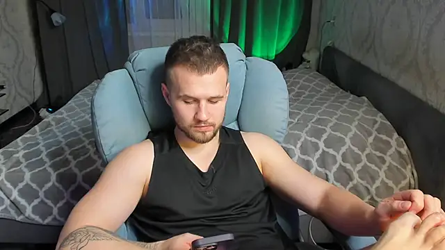 Vladik b online show from March 6, 9:20 pm