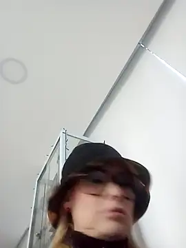 CandieGilson   online show from December 17, 12:32 pm