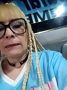 CandieGilson   online show from December 1, 10:38 am