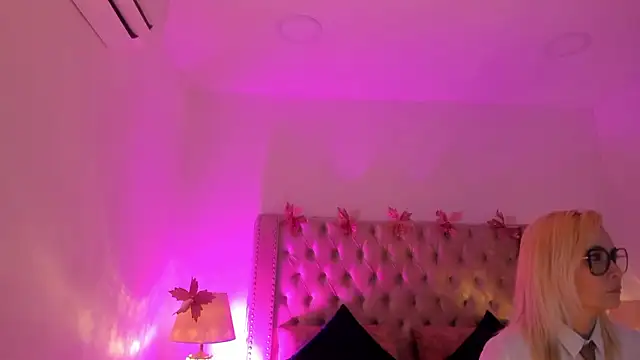 CandieGilson   online show from March 20, 12:17 pm