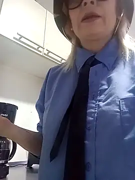 CandieGilson   online show from February 5, 11:28 am