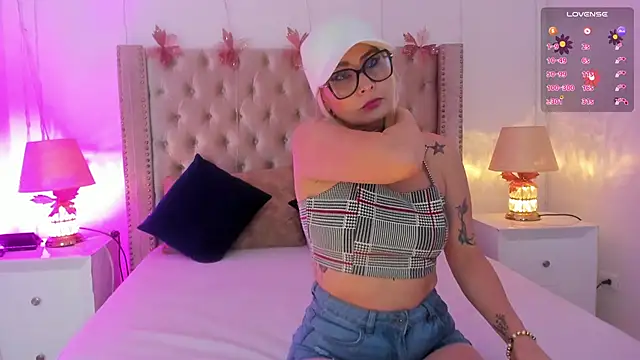 CandieGilson   online show from February 22, 12:40 pm