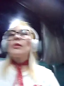 CandieGilson   online show from February 14, 11:21 am