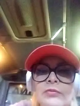 CandieGilson   online show from April 2, 10:33 am