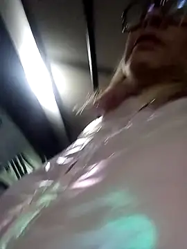 CandieGilson   online show from November 14, 10:52 am