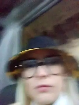 CandieGilson   online show from December 4, 10:36 am