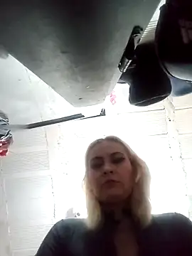 CandieGilson   online show from April 15, 10:54 am