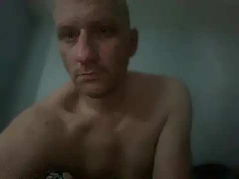 Krzysiekg123 online show from February 19, 1:39 pm