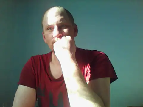 Krzysiekg123 online show from January 18, 10:40 am