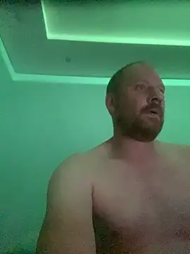 Krzysiekg123 online show from October 20, 10:43 pm