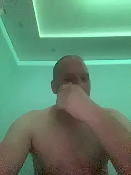 Krzysiekg123 online show from October 7, 5:03 pm