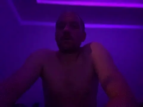 Krzysiekg123 online show from February 15, 12:15 am