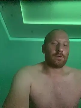 Krzysiekg123 online show from October 17, 10:22 pm