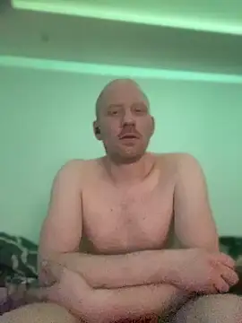 Krzysiekg123 online show from March 1, 5:20 am