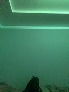 Krzysiekg123 online show from December 19, 7:16 pm