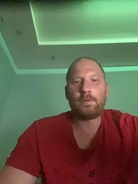 Krzysiekg123 online show from October 15, 5:32 pm