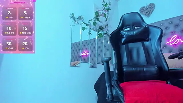 Naomii Viper online show from November 27, 11:10 am