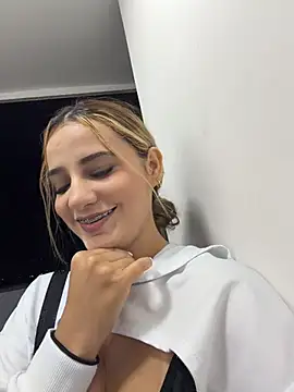 Snapshot of Vaniluu_9 chatting on July 10, 1:38 am Vaniluu 9 online show from July 10, 1:38 am