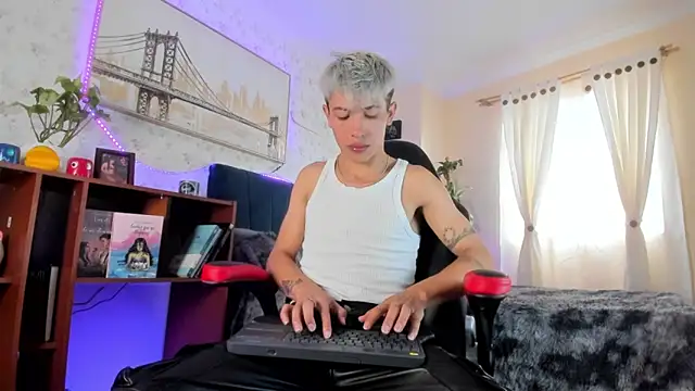 Ianwayne online show from March 8, 7:20 pm