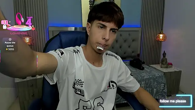 Estiv18  online show from December 2, 6:37 am