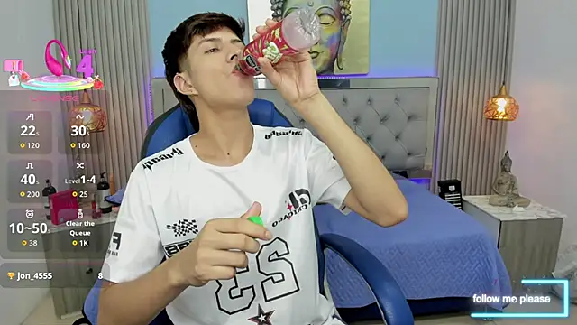 Estiv18  online show from December 5, 3:32 pm