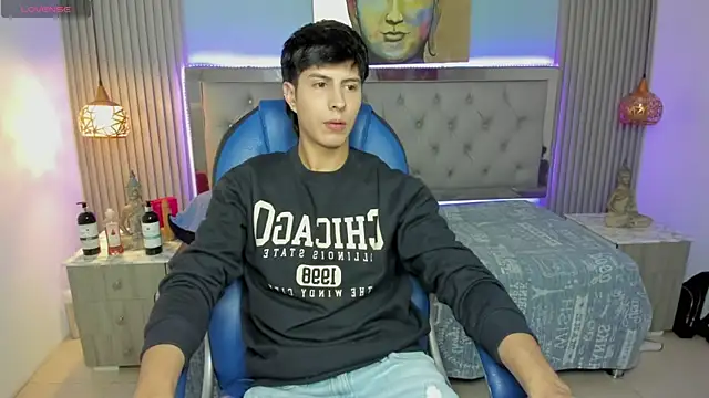 Estiv18  online show from November 25, 3:07 am