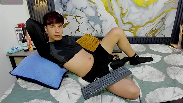 Estiv18  online show from February 19, 1:35 am