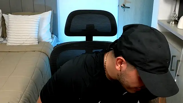owen-pierces online show from June 12, 3:26 am