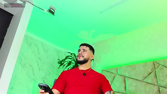 Snapshot of DickGriffith_ chatting on October 28, 10:36 am DickGriffith online show from October 28, 10:36 am