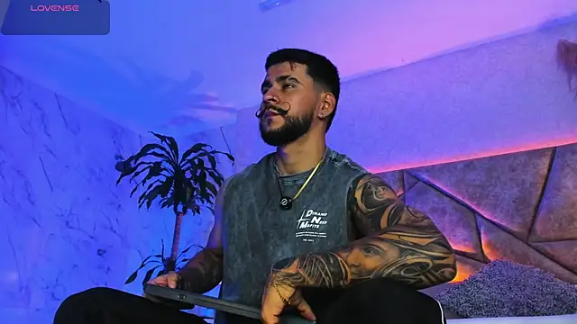 Snapshot of DickGriffith_ chatting on October 4, 12:50 pm DickGriffith online show from October 4, 12:50 pm