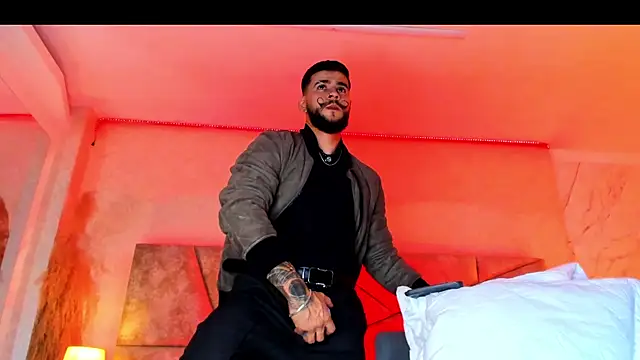 Snapshot of DickGriffith_ chatting on January 18, 12:30 pm DickGriffith online show from January 18, 12:30 pm