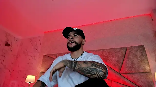 Snapshot of DickGriffith_ chatting on February 10, 12:53 am DickGriffith online show from February 10, 12:53 am