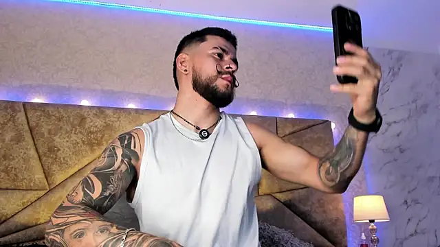 Snapshot of DickGriffith_ chatting on March 20, 11:00 am DickGriffith online show from March 20, 11:00 am