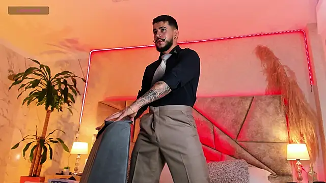 Snapshot of DickGriffith_ chatting on November 2, 11:04 am DickGriffith online show from November 2, 11:04 am