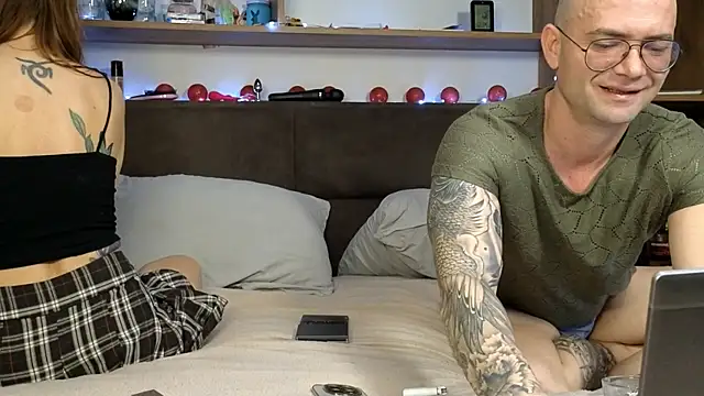 Snapshot of JackAdelaide chatting on May 24, 2:33 am JackAdelaide online show from May 24, 2:33 am