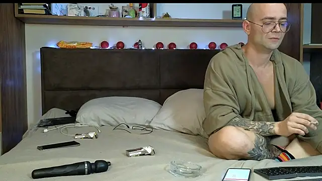 JackAdelaide online show from April 9, 12:01 am