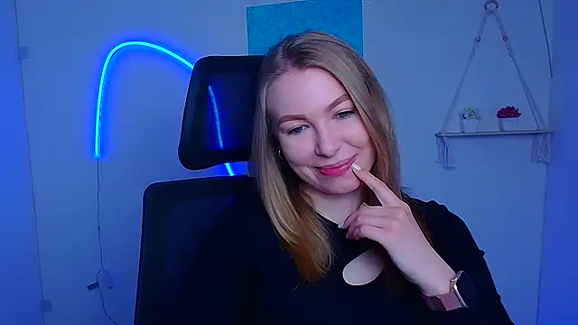 Snapshot of Dana_flowers chatting on April 23, 5:47 am Dana flowers online show from April 23, 5:47 am