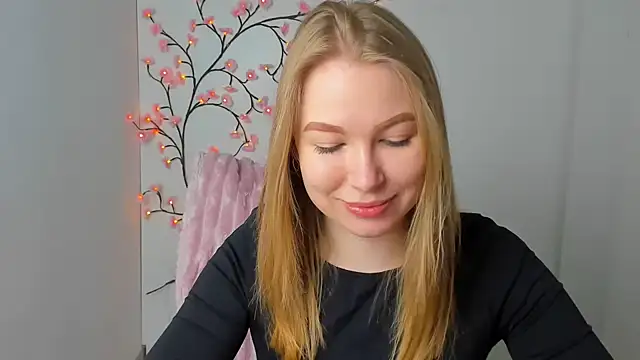 Snapshot of Dana_flowers chatting on May 2, 5:34 am Dana flowers online show from May 2, 5:34 am